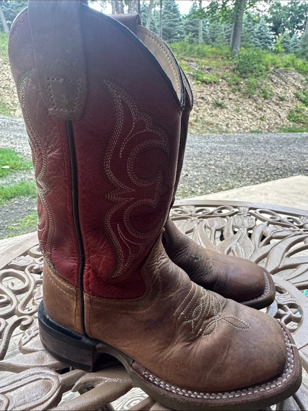 Youth Cody James Cowboy Boots in Brown and Deep Red